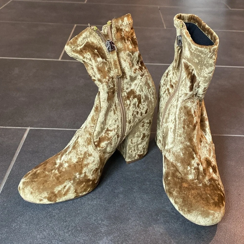 Steve Madden Gaze gold crushed velvet‎ womens print heeled ankle boots size 6